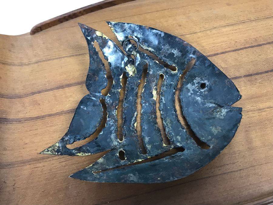 (4) Brass Sculptural Fish Wall Artwork And Wooden Japanese Tray [Photo 7]