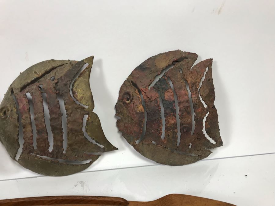 (4) Brass Sculptural Fish Wall Artwork And Wooden Japanese Tray [Photo 5]