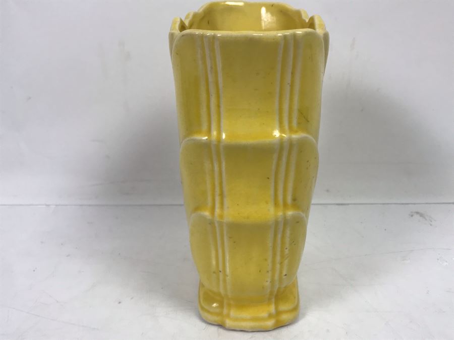 Yellow USA Pottery Vase 551 7'H [Photo 3]