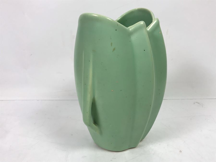 Stunning Light Green Bauer USA Pottery Vase 7'H [Photo 9]