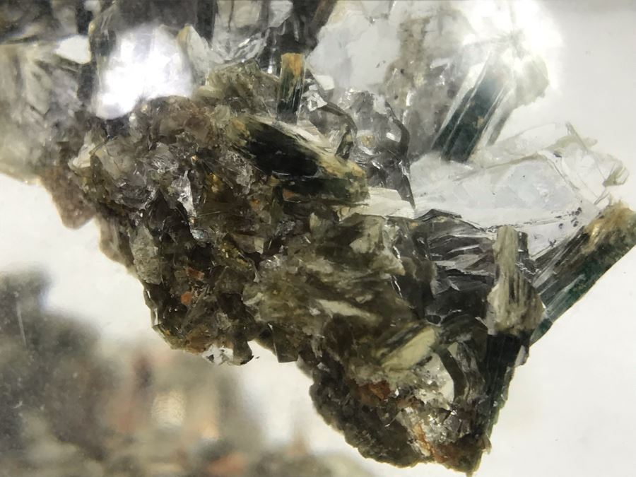 4' Lucite Paperweight With Emio Mico By Bernard Drummond Ltd Los Angeles, California [Photo 10]