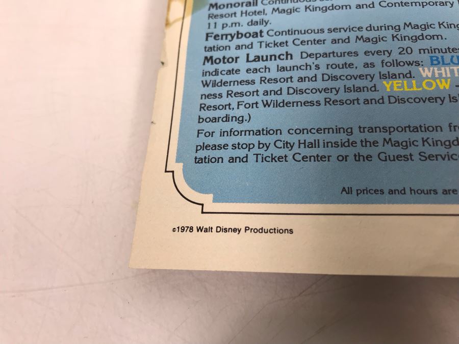 Collectibles Lot With Walt Disney World Glass Tray And Souvenier Book, Michael Jackson Button, Base Metal Ring, (6) Vancouver Canada 1986 World Exposition Medallions And More - See Photos [Photo 19]