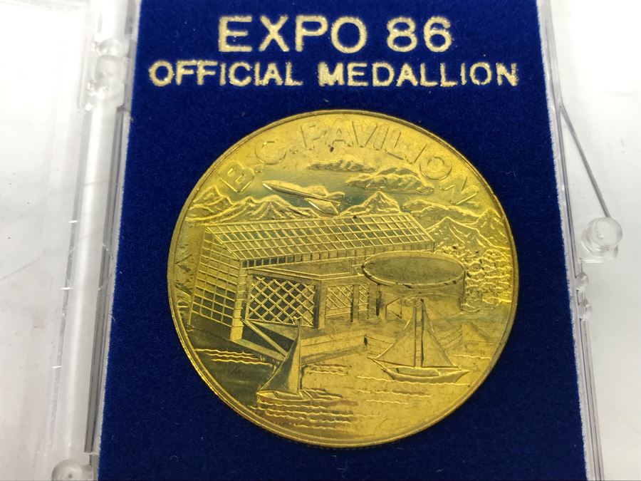 Collectibles Lot With Walt Disney World Glass Tray And Souvenier Book, Michael Jackson Button, Base Metal Ring, (6) Vancouver Canada 1986 World Exposition Medallions And More - See Photos [Photo 3]