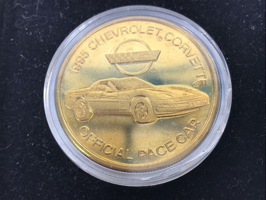 Large Bronze 1961 John F. Kennedy Inauguarted President Medallion And Limited Edition 1995 Chevrolet Corvette Offical Pace Car Commemorative Coin [Photo 8]