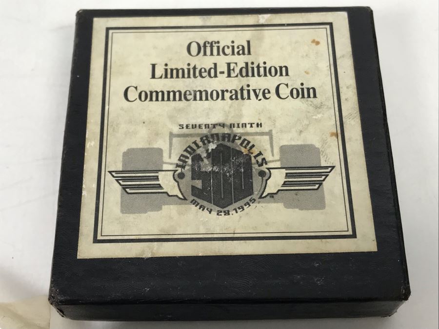 Large Bronze 1961 John F. Kennedy Inauguarted President Medallion And Limited Edition 1995 Chevrolet Corvette Offical Pace Car Commemorative Coin [Photo 9]