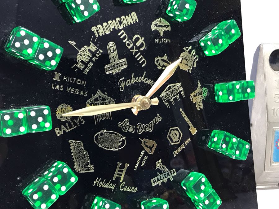Vintage Las Vegas Casino Dice Clock And Welcome To Las Vegas Jackpot Bank Slot Machine By Reno Plastic Mfg Co Sparks Nevada [Photo 4]