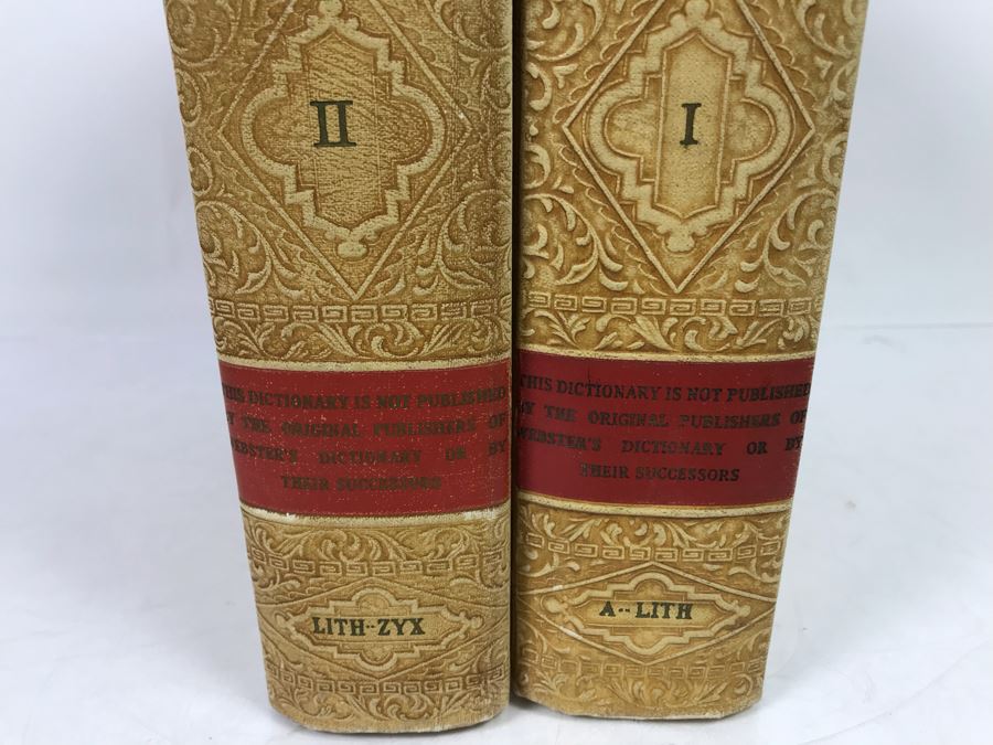 Vintage 1937 2 Volume Webster's Universal Dictionary Of The English Language Profusely Illustrated [Photo 3]