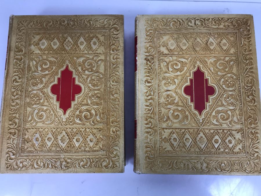 Vintage 1937 2 Volume Webster's Universal Dictionary Of The English Language Profusely Illustrated [Photo 4]