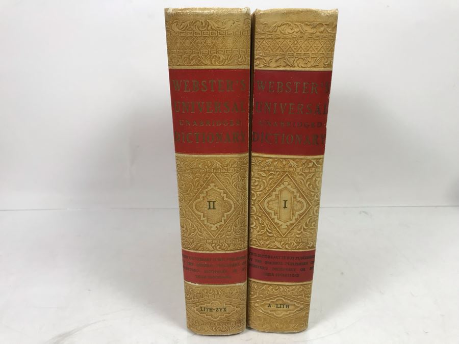 Vintage 1937 2 Volume Webster's Universal Dictionary Of The English Language Profusely Illustrated [Photo 2]