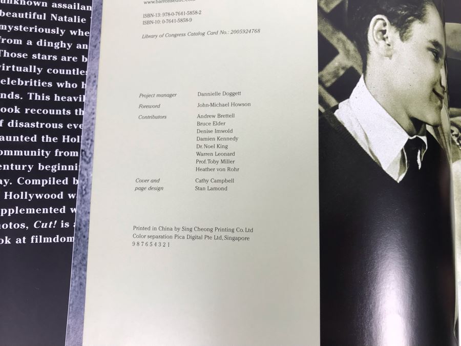 Cher D2K Concert Tour Book 2014 And Cut! Book Of Hollywood Murders, Accidents, And Other Tragedies - Weird Combo [Photo 12]