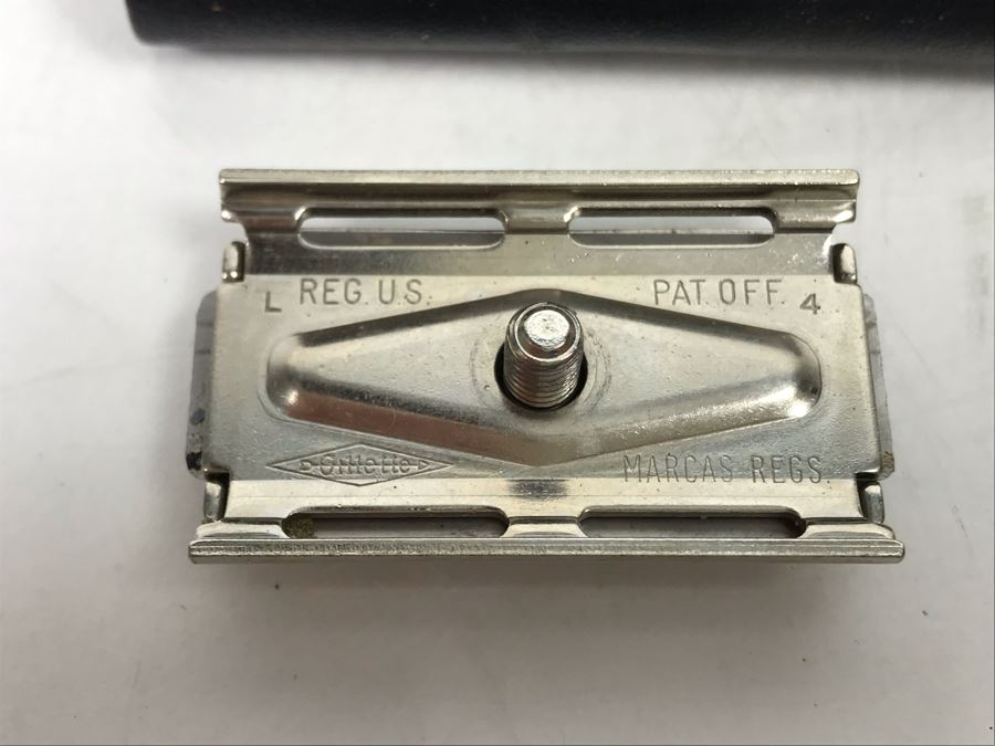 Portable Gillette Razor With Leather Pouch And Ever-Ready Shaver Shaving Kit [Photo 10]