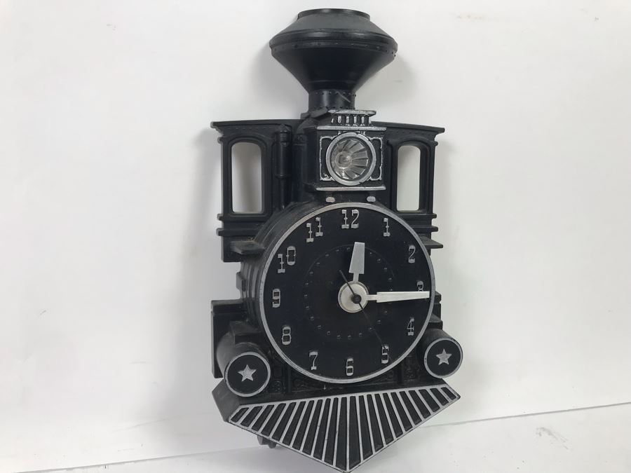 Mastercrafters Train Wall Clock [Photo 3]