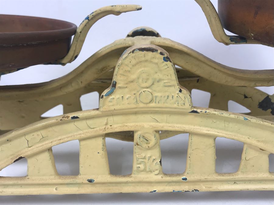 Vintage Cast Iron Balance Scale [Photo 4]