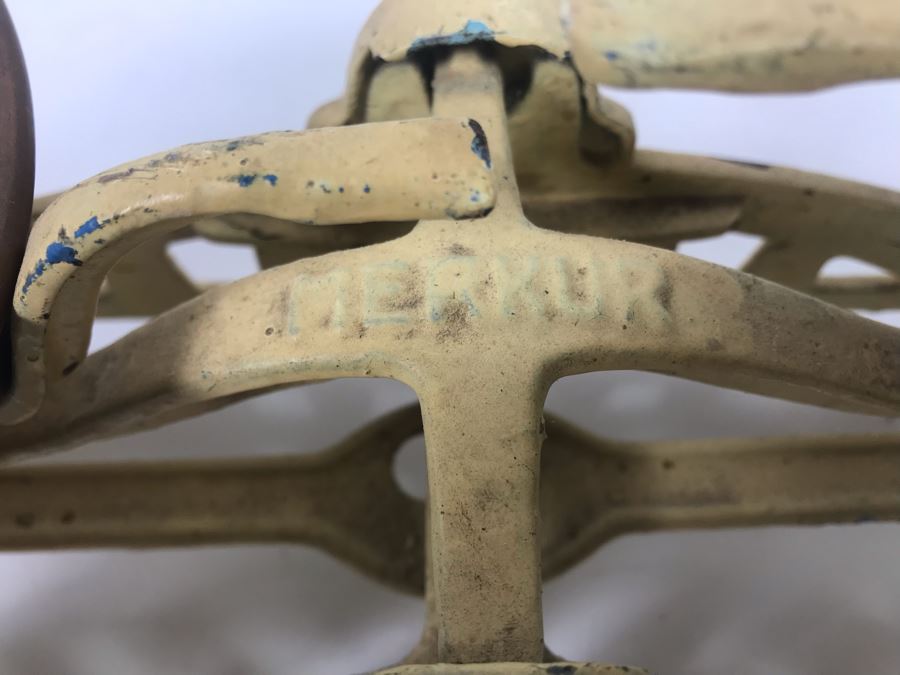 Vintage Cast Iron Balance Scale [Photo 9]