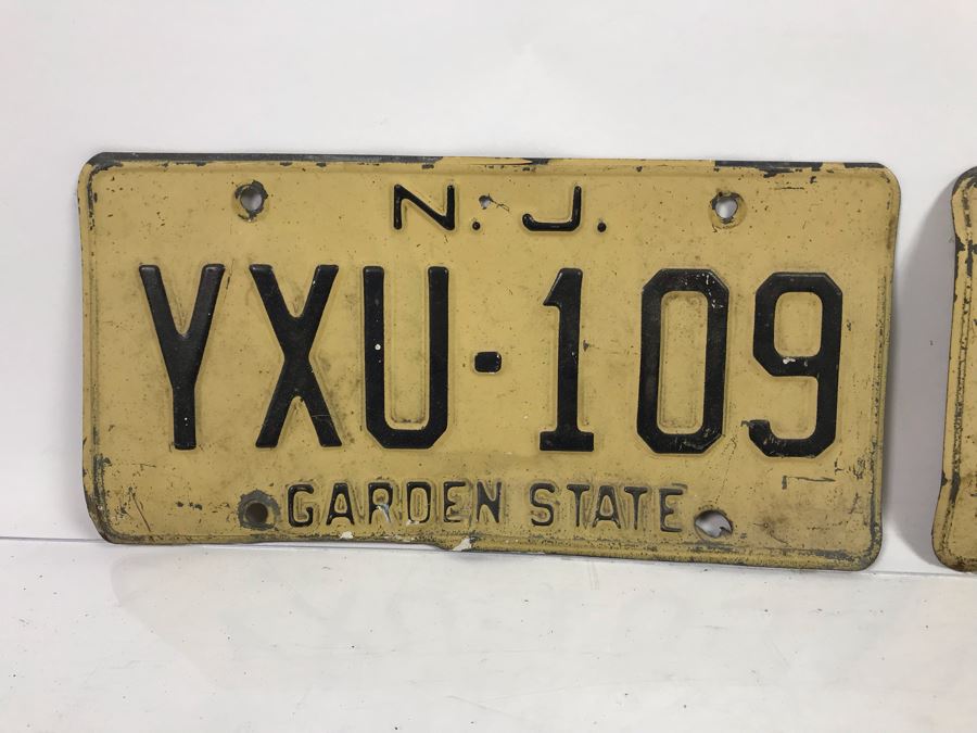 Pair Of Vintage New Jersey License Plates And Souvenir Nevada Hiroler License Plate [Photo 4]