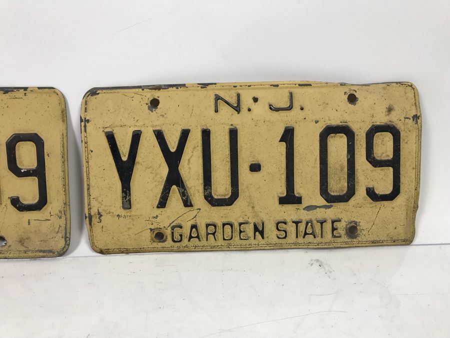 Pair Of Vintage New Jersey License Plates And Souvenir Nevada Hiroler License Plate [Photo 5]