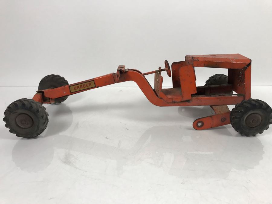 Vintage Structo Grader Steel Toy - Missing Parts [Photo 1]