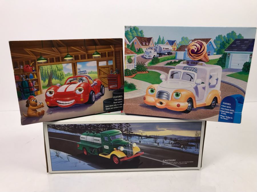 Hess Toy Truck In Box And Pair Of Chevron Cars [Photo 8]