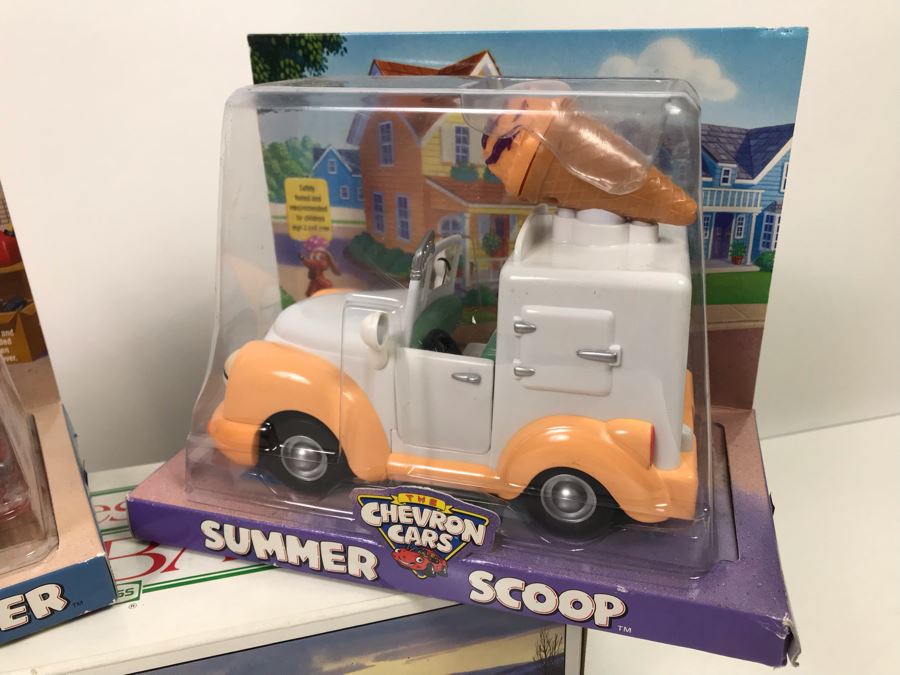 Hess Toy Truck In Box And Pair Of Chevron Cars [Photo 4]