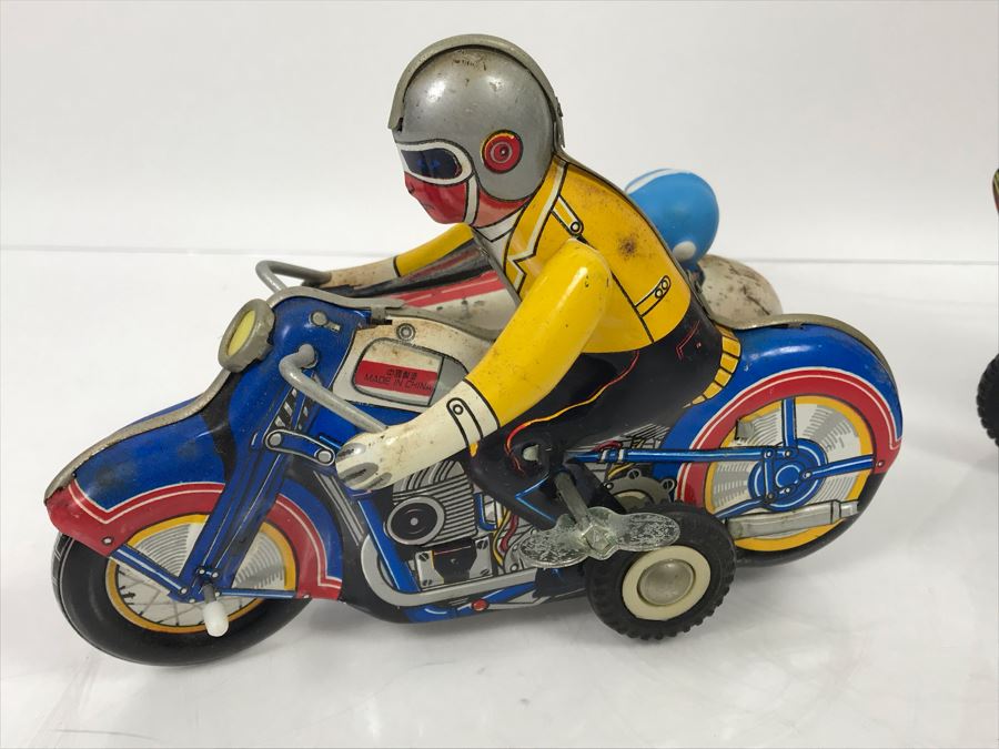 Pair Of Tin Toys [Photo 7]