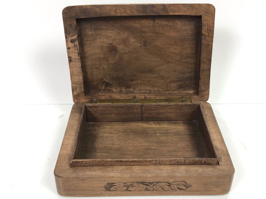 Carved Wooden Box And Vintage Collectible Advertising Lighters: Golden Nugget, Salem, Camel - See Photos [Photo 16]