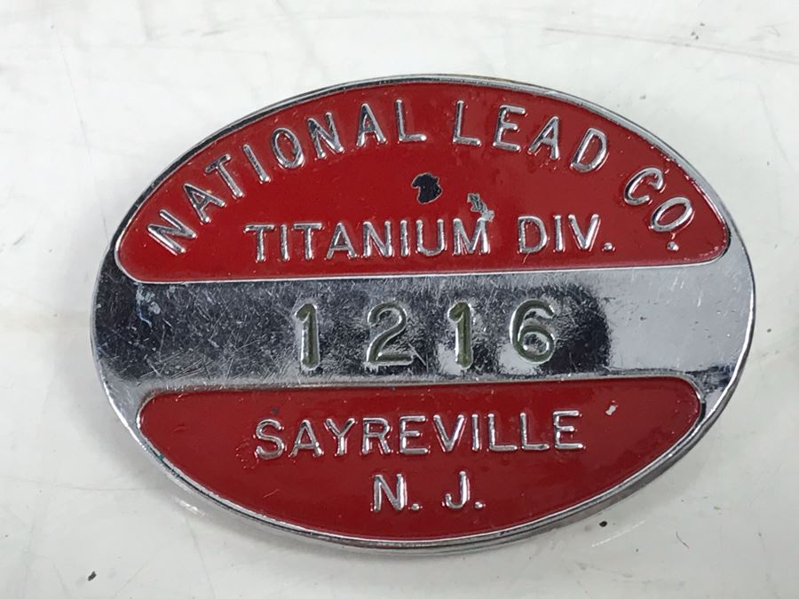 Vintage Wooden Box With Mickey Mouse Watches, The Black Hole Watch, Pepsi Watch, Pearl Playing Cards Watch, Road Runner Watches And Mens Rings [Photo 16]