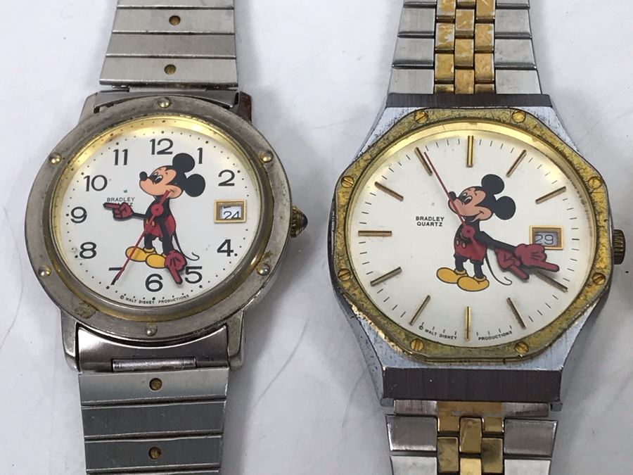 Vintage Wooden Box With Mickey Mouse Watches, The Black Hole Watch, Pepsi Watch, Pearl Playing Cards Watch, Road Runner Watches And Mens Rings [Photo 15]