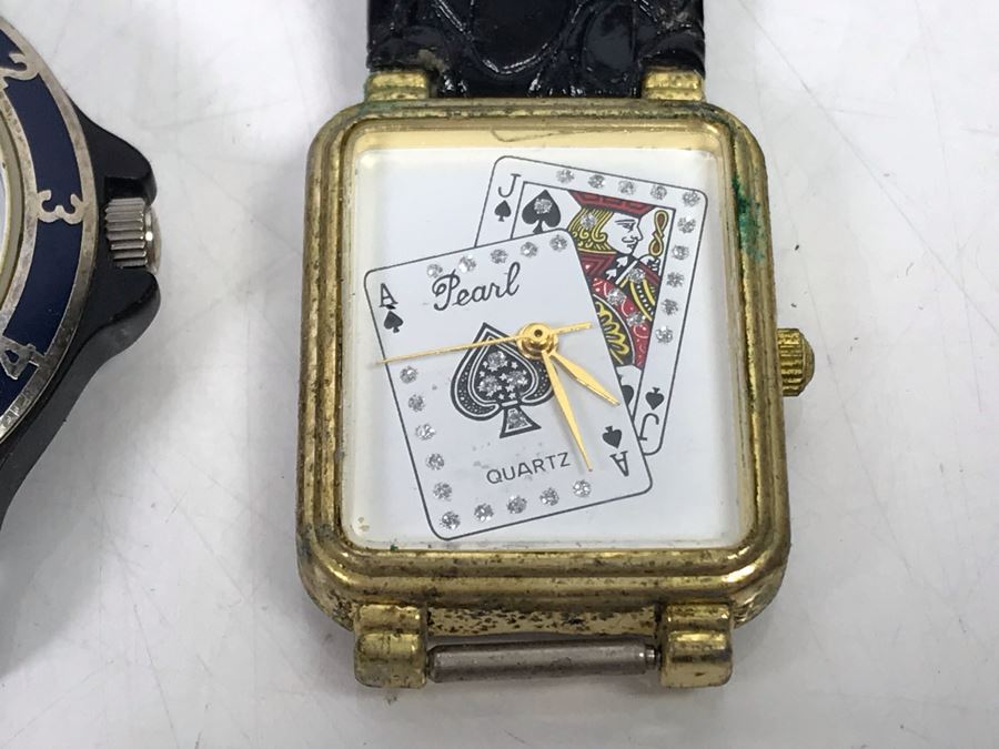 Vintage Wooden Box With Mickey Mouse Watches, The Black Hole Watch, Pepsi Watch, Pearl Playing Cards Watch, Road Runner Watches And Mens Rings [Photo 11]