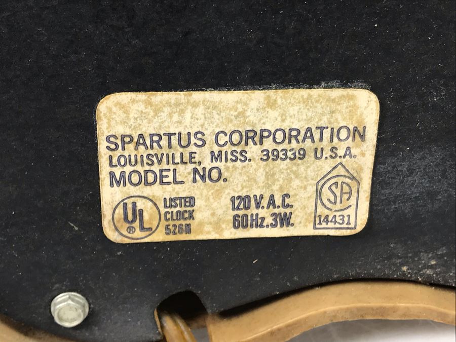 Spartus Corporation Plastic Wall Clock [Photo 7]