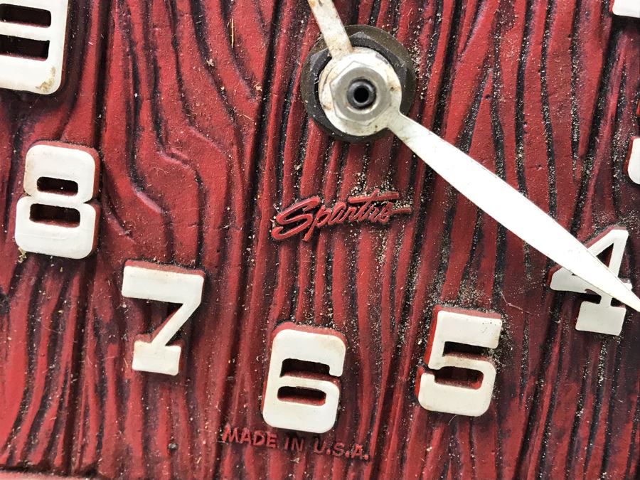 Spartus Corporation Plastic Wall Clock [Photo 3]