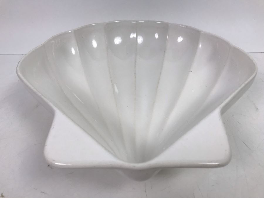 Pfaltzgraff 243 Large Scallop Shell Server Bowl 10'W [Photo 2]