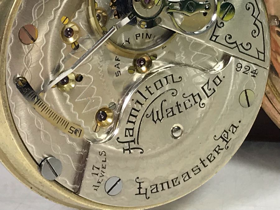 Working Hamilton Watch Co 924 Pocket Watch 17 Jewels Lancaster PA With Handmade Wooden Pocket Watch Display Case [Photo 12]