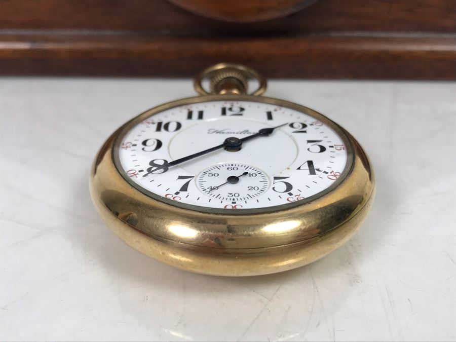 Working Hamilton Watch Co 924 Pocket Watch 17 Jewels Lancaster PA With Handmade Wooden Pocket Watch Display Case [Photo 15]