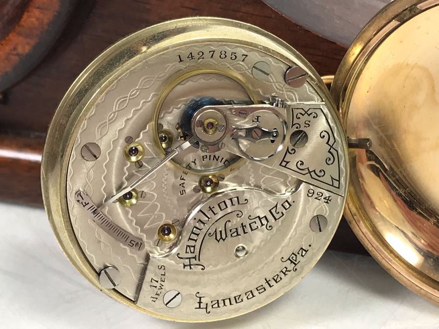 Working Hamilton Watch Co 924 Pocket Watch 17 Jewels Lancaster PA With Handmade Wooden Pocket Watch Display Case [Photo 6]