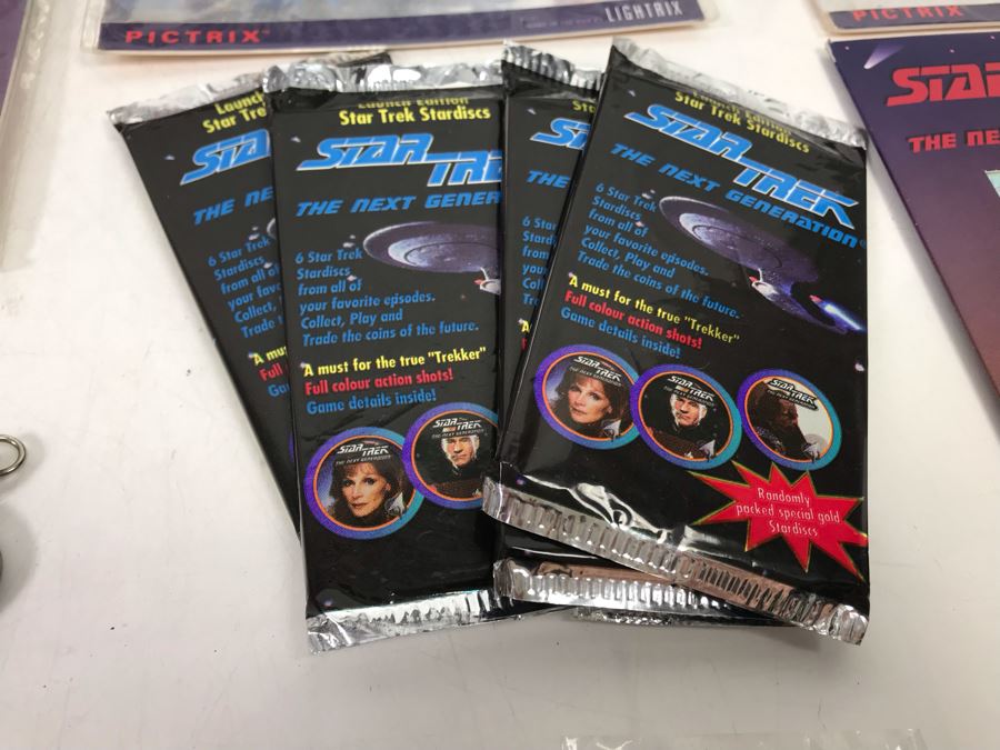 Star Trek Collectibles: Pins, Buttons, Keychains, Comic Books, Sealed Star Trek Trading Cards - See Photos [Photo 9]
