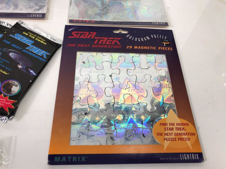 Star Trek Collectibles: Pins, Buttons, Keychains, Comic Books, Sealed Star Trek Trading Cards - See Photos [Photo 13]