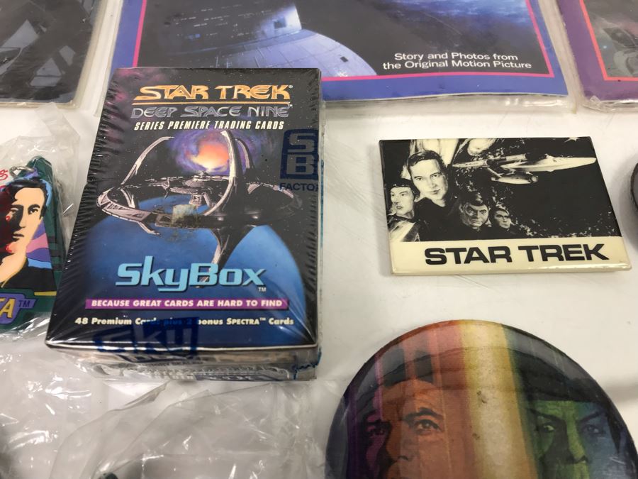 Star Trek Collectibles: Pins, Buttons, Keychains, Comic Books, Sealed Star Trek Trading Cards - See Photos [Photo 3]