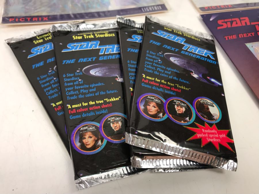 Star Trek Collectibles: Pins, Buttons, Keychains, Comic Books, Sealed Star Trek Trading Cards - See Photos [Photo 22]