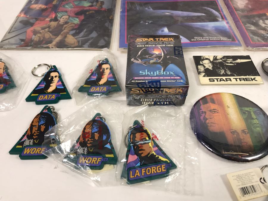 Star Trek Collectibles: Pins, Buttons, Keychains, Comic Books, Sealed Star Trek Trading Cards - See Photos [Photo 20]