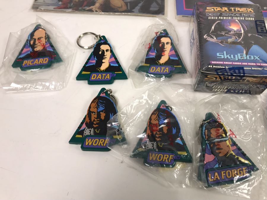 Star Trek Collectibles: Pins, Buttons, Keychains, Comic Books, Sealed Star Trek Trading Cards - See Photos [Photo 12]