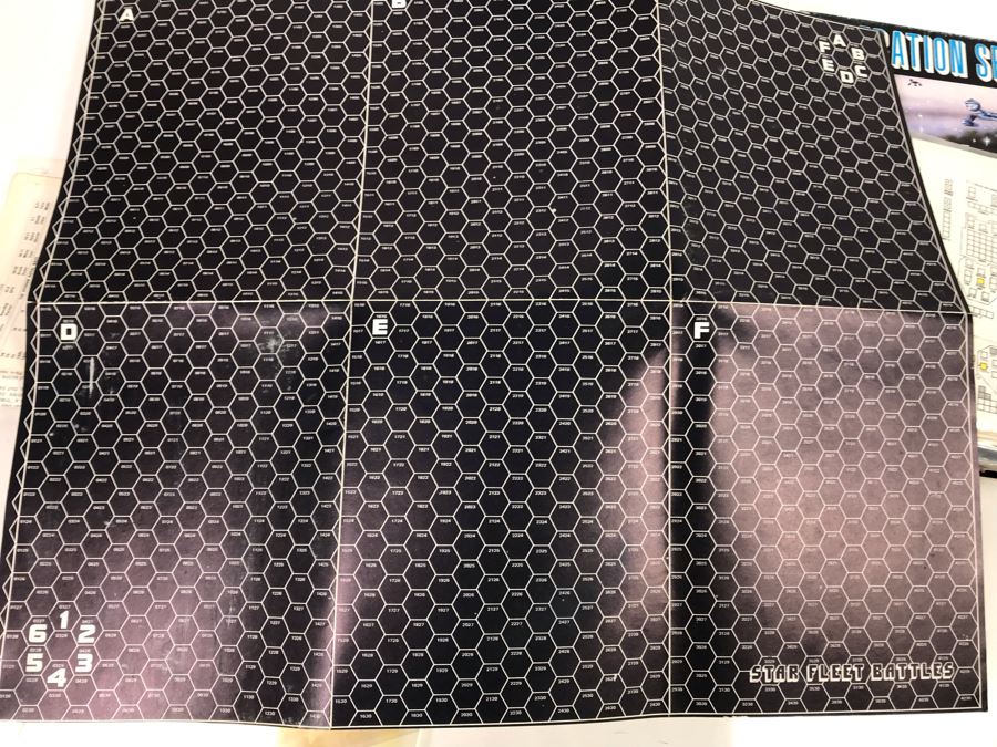 Star Trek The Next Generation Phaser Playmates, Star Fleet Battles Game And Federation Space Game - See Photos [Photo 17]