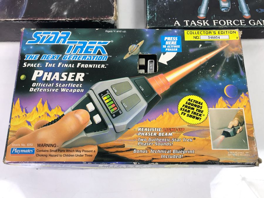 Star Trek The Next Generation Phaser Playmates, Star Fleet Battles Game And Federation Space Game - See Photos [Photo 2]