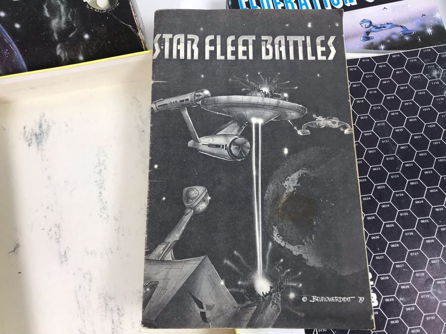 Star Trek The Next Generation Phaser Playmates, Star Fleet Battles Game And Federation Space Game - See Photos [Photo 18]