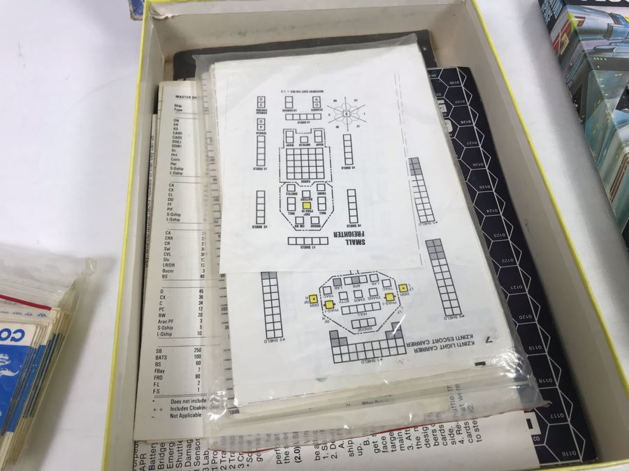 Star Trek The Next Generation Phaser Playmates, Star Fleet Battles Game And Federation Space Game - See Photos [Photo 15]