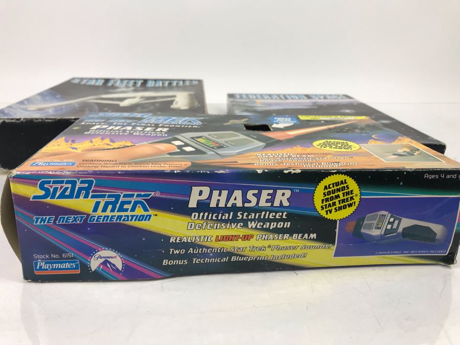 Star Trek The Next Generation Phaser Playmates, Star Fleet Battles Game And Federation Space Game - See Photos [Photo 3]