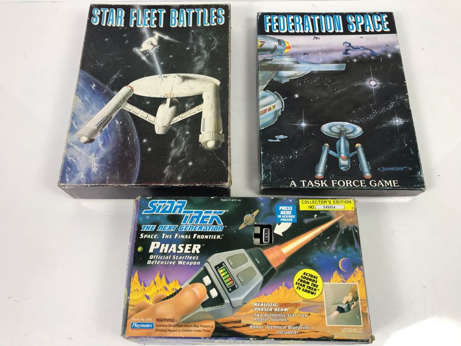Star Trek The Next Generation Phaser Playmates, Star Fleet Battles Game And Federation Space Game - See Photos [Photo 1]