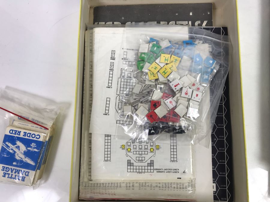 Star Trek The Next Generation Phaser Playmates, Star Fleet Battles Game And Federation Space Game - See Photos [Photo 13]