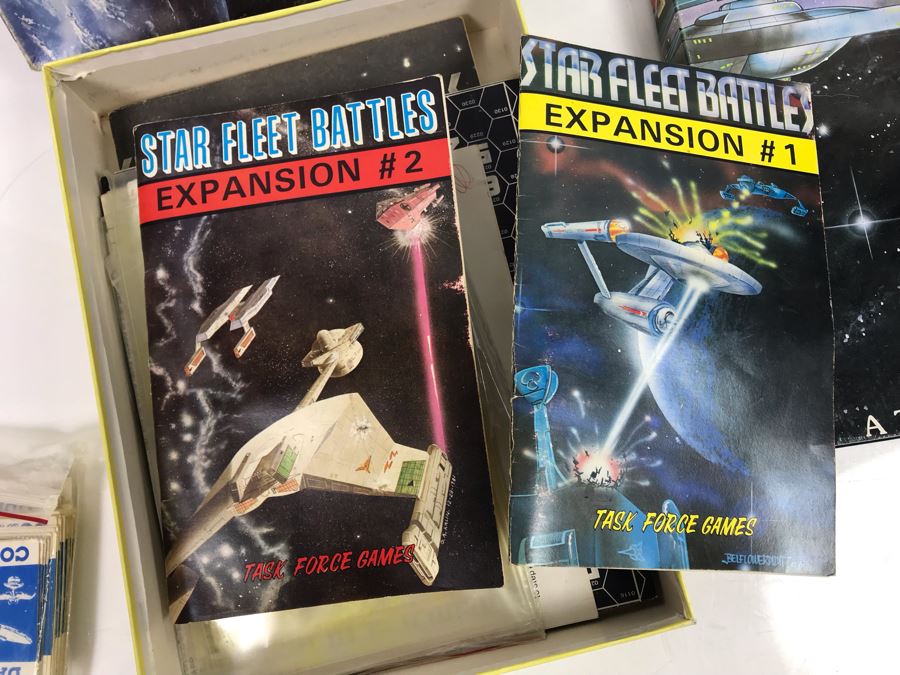 Star Trek The Next Generation Phaser Playmates, Star Fleet Battles Game And Federation Space Game - See Photos [Photo 12]