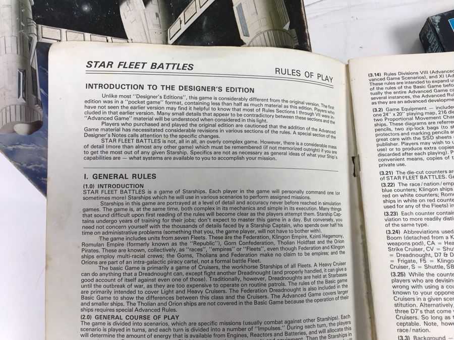 Star Trek The Next Generation Phaser Playmates, Star Fleet Battles Game And Federation Space Game - See Photos [Photo 20]