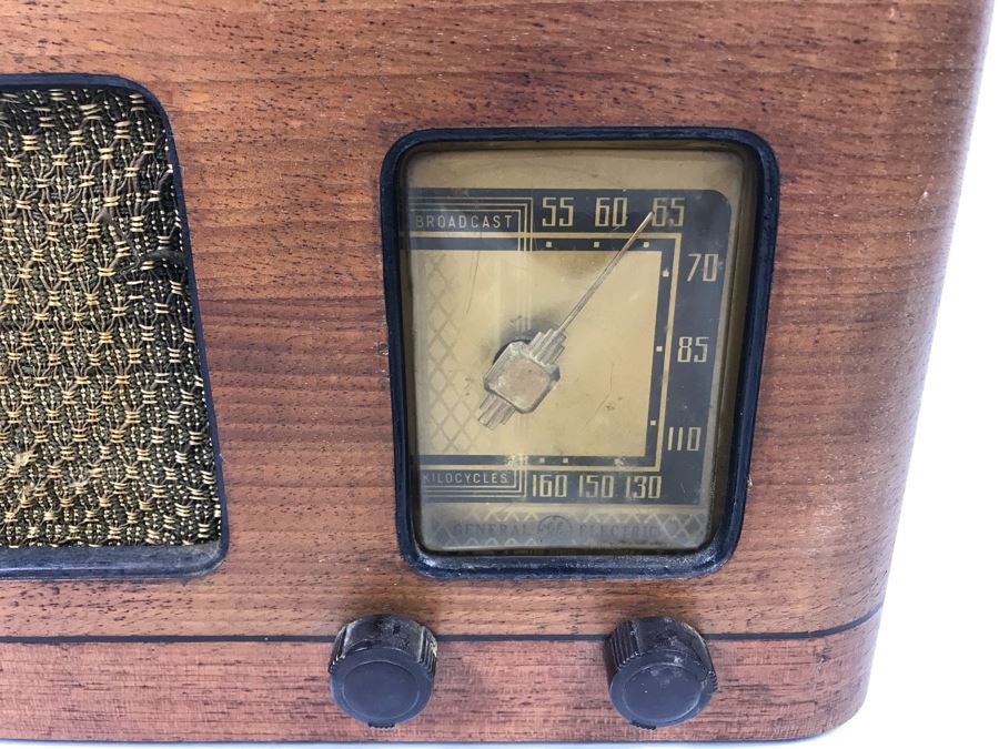 Vintage General Electric Art Deco Wooden Case Tube Radio Untested 11.5' X 7' [Photo 4]
